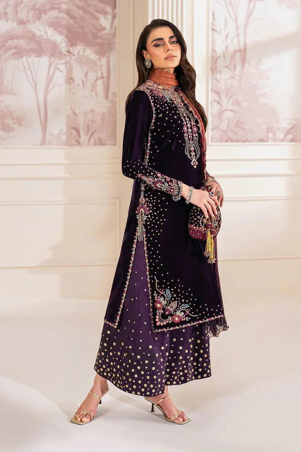 Baroque Formals Luxury Velvet Collection Unstitched UF - 748 - 3 pieces Velvet - Zainabjees
