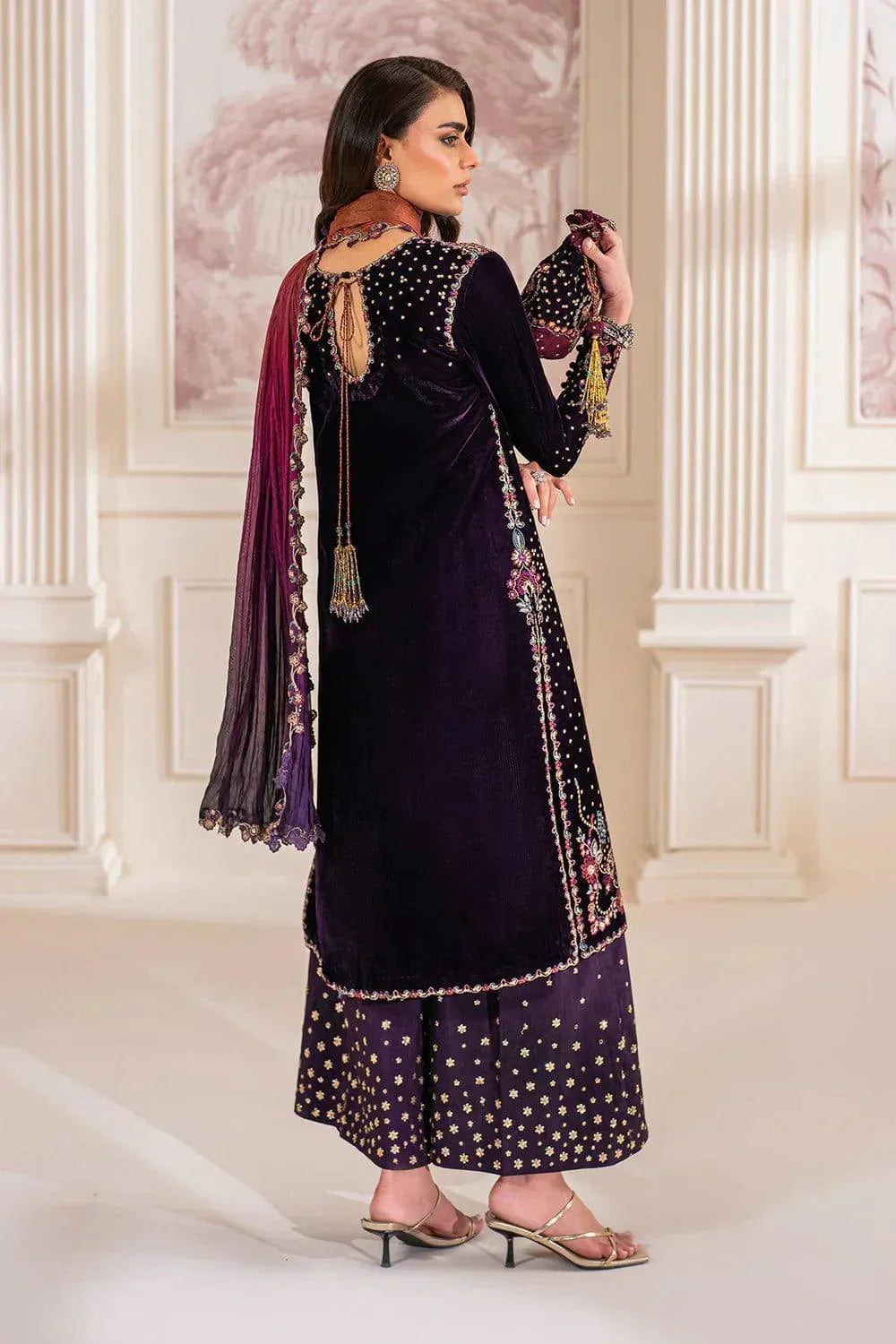 Baroque Formals Luxury Velvet Collection Unstitched UF - 748 - 3 pieces Velvet - Zainabjees