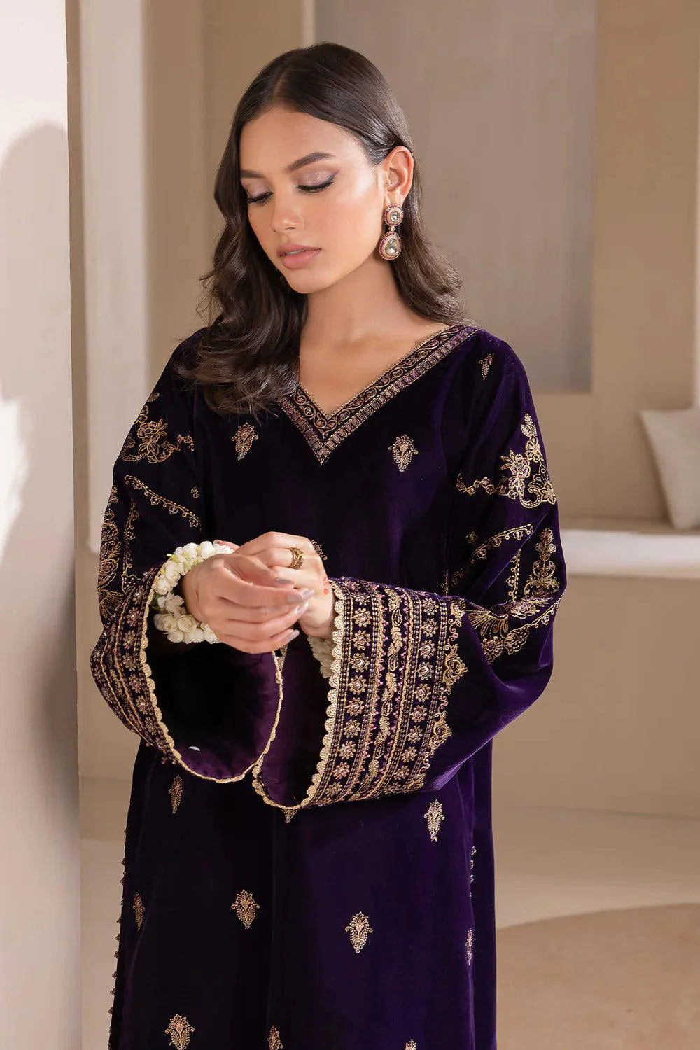 Baroque Chantelle - EMBROIDERED VELVET COLLECTION UNSTITCHED 3 PIECES UF-420