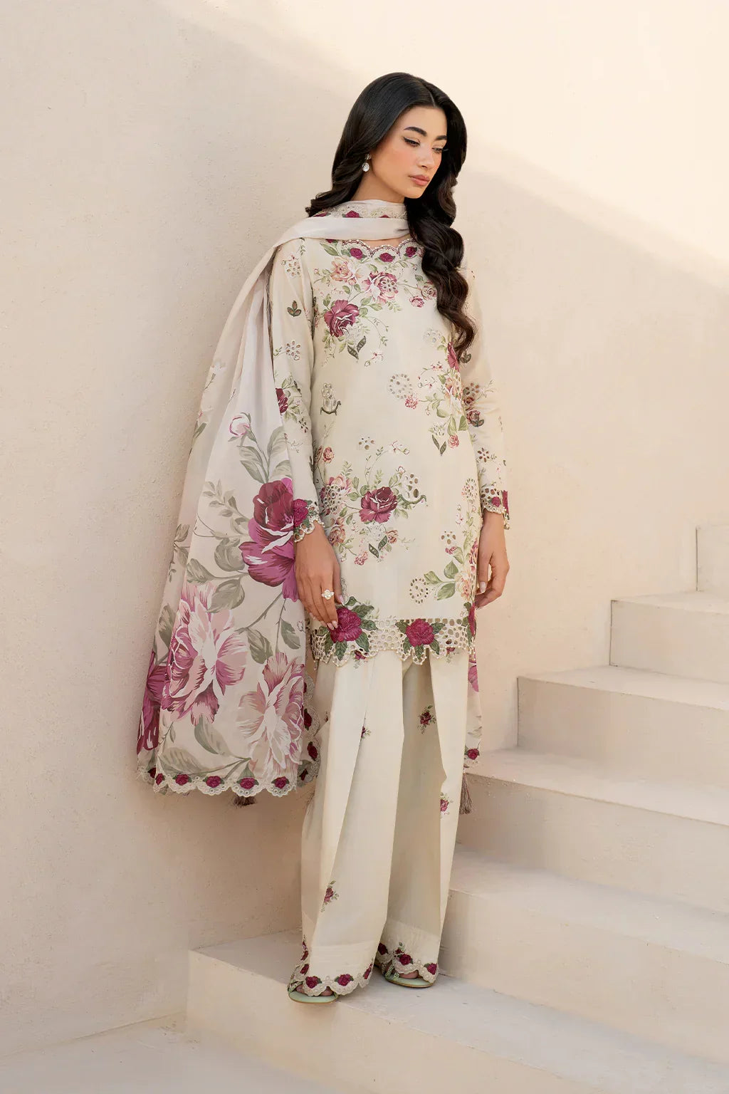 Iznik Luxury Lawn Embroidered 3 Pc Unstitched Collection EFL-05