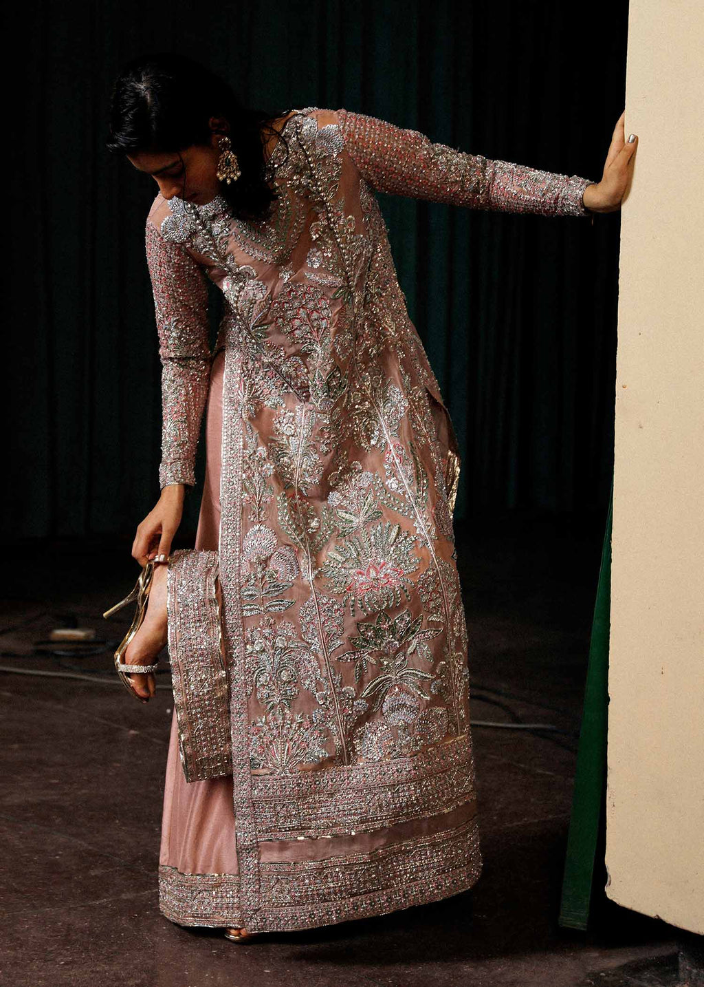 Hussain Rehar Parday ke Peechay 3 Pieces Organza Embroidered Verve