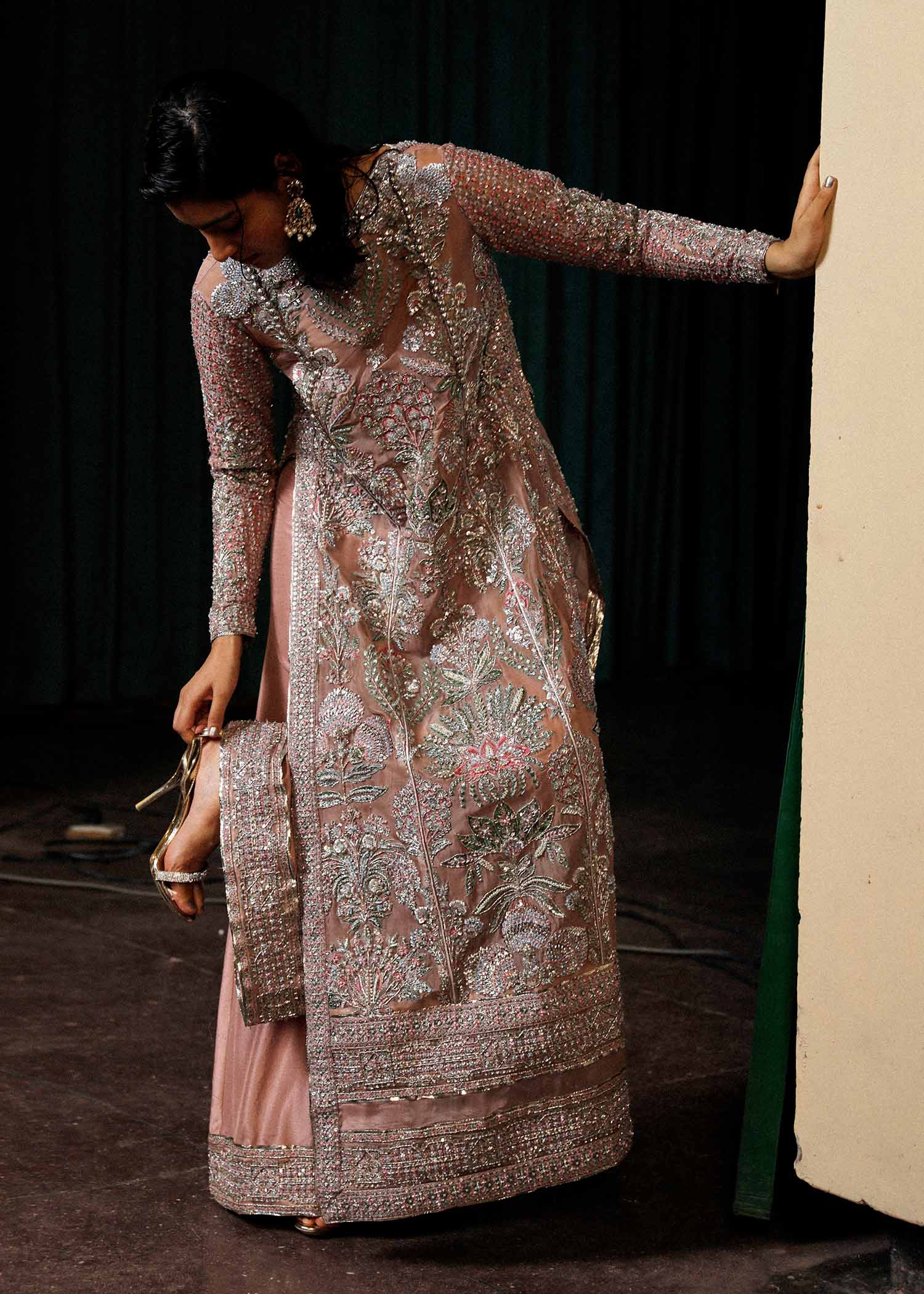 Hussain Rehar Parday ke Peechay 3 Pieces Organza Embroidered Verve
