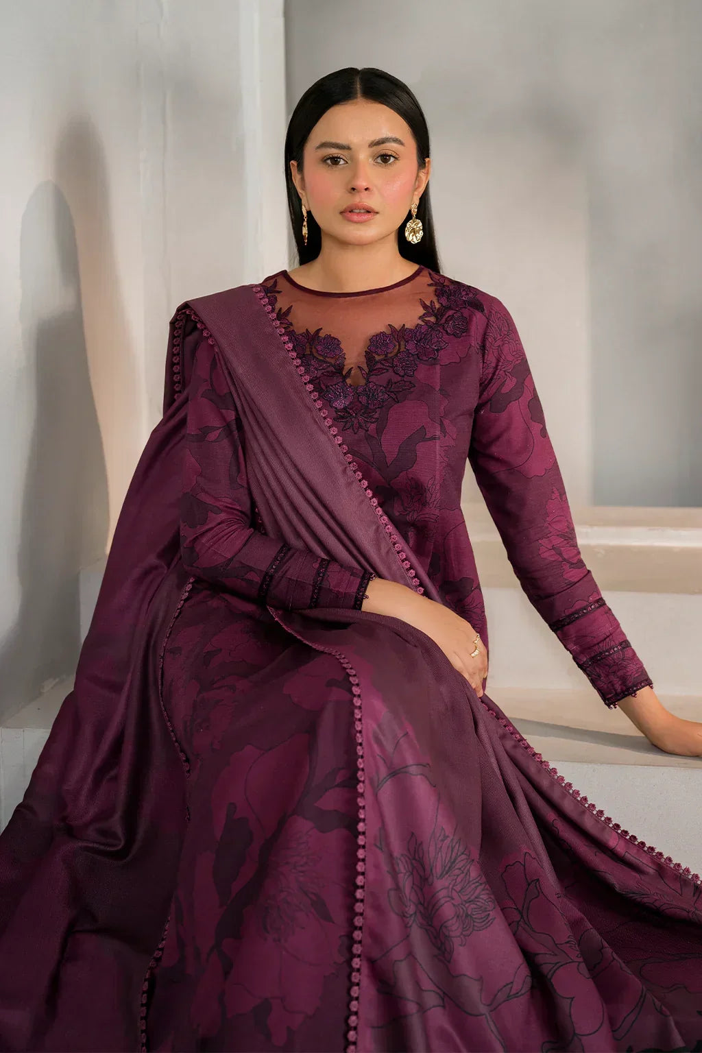 Iznik Luxury Embroidered Lawn Unstitched Collection UE - 351 - 3 Pieces Lawn - Zainabjees