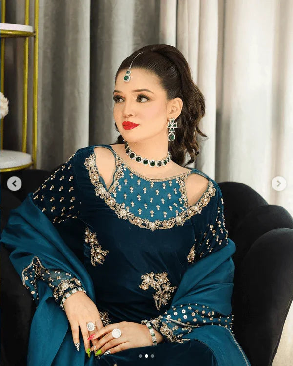 Afrozeh Luxury Velvet Collection Unstitched 3 Pieces ZINC Gold - 3 pieces Velvet - Zainabjees