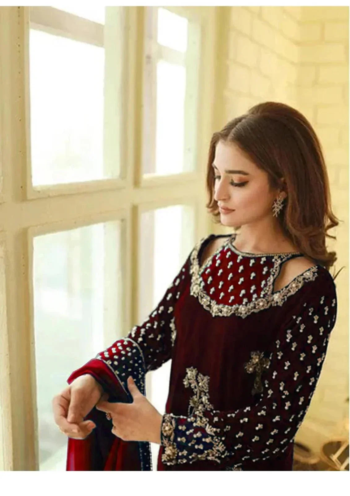 Afrozeh Luxury Velvet Collection Unstitched 3 Pieces Maroon GOLD - 3 pieces Velvet - Zainabjees
